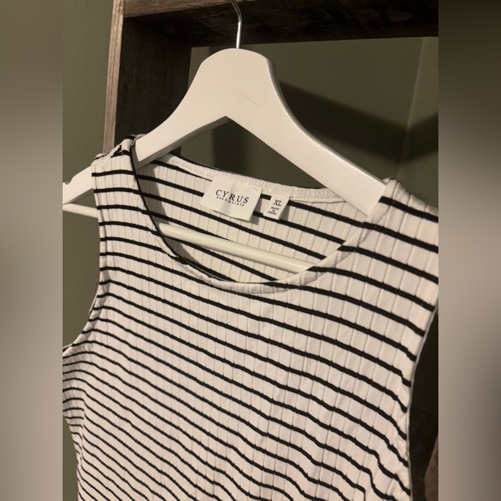 Cyrus Essentials Ribbed Tank - Picture 2 of 3